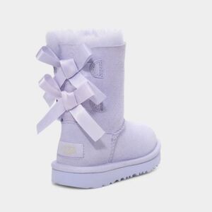 UGG Bailey Bow II - Sage Blossom 6Y - AUTHENTIC